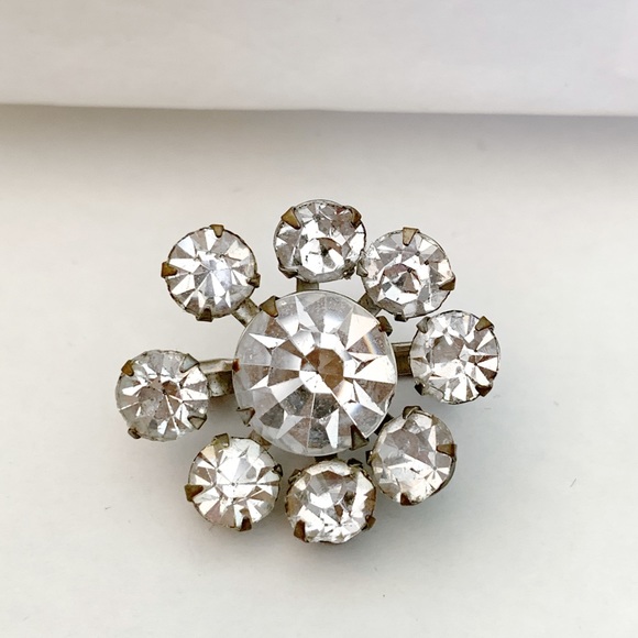 Vintage 1950’s rhinestone starburst brooch pin